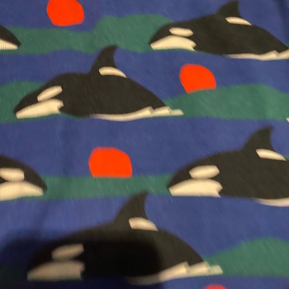 Hanna Andersson Blue Orca Print Pajama Set with Red Accent - Picture 4 of 4